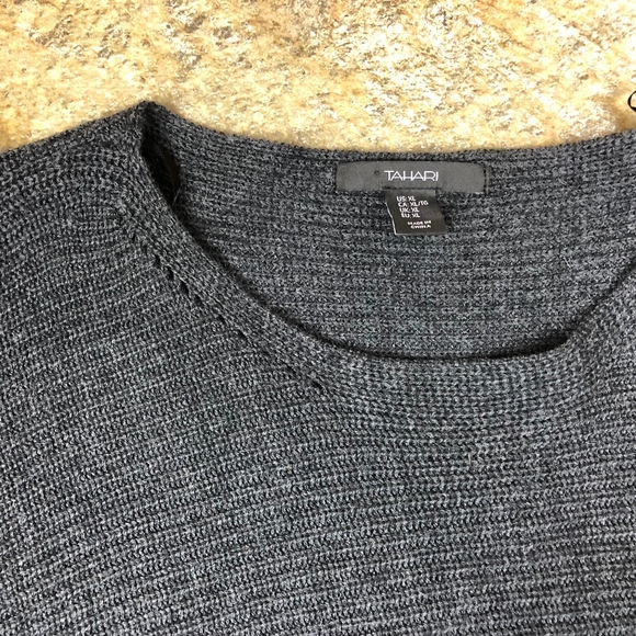 Tahari Women's Crop Sweater Size XL Gray Wool Knit - Picture 3 of 5